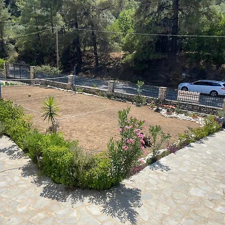 Miro & Lana Vacation Vakantiehuis Koinira